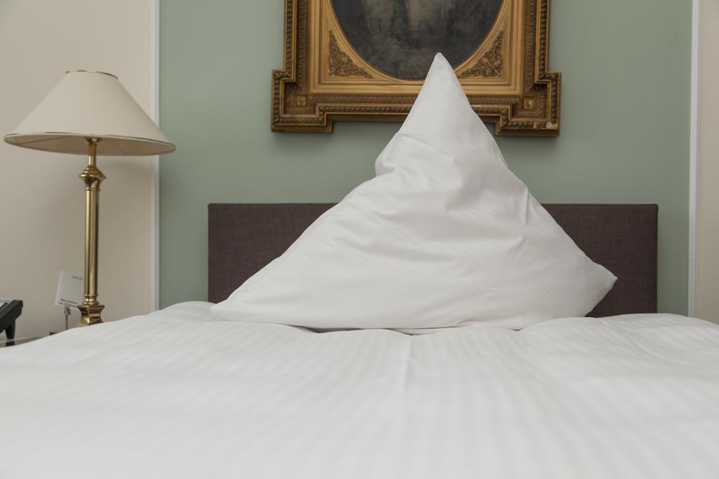 Hotel Zum Alten Brunnen ライネ エクステリア 写真